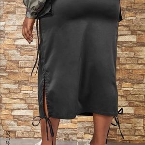 Flap pocket split knot skirt